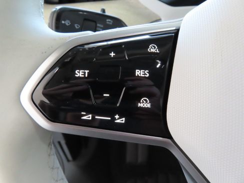 New 2025 Volkswagen ID. Buzz 1st Edition image 14