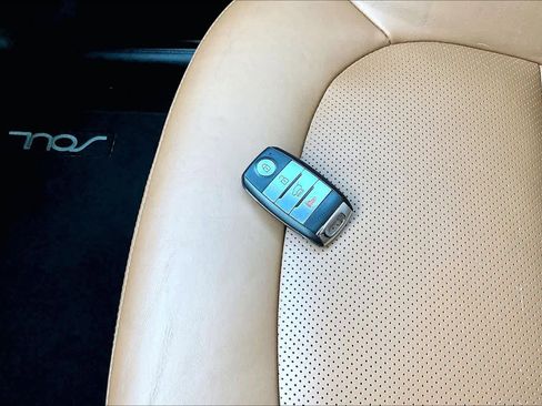 Used 2015 Kia Soul ! w/ Sun & Sound Package image 16