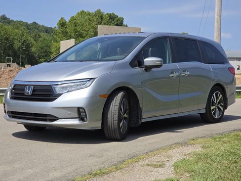 Used 2024 Honda Odyssey Touring image 15
