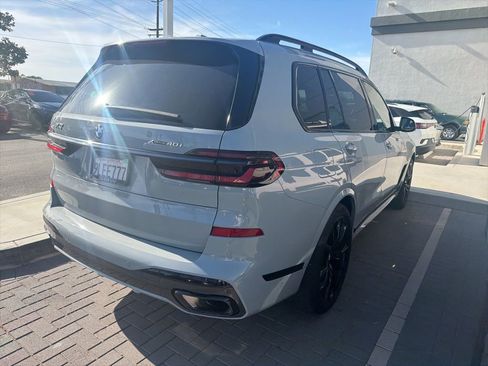 Used 2024 BMW X7 xDrive40i w/ M Sport Package AWD/4WD image 5