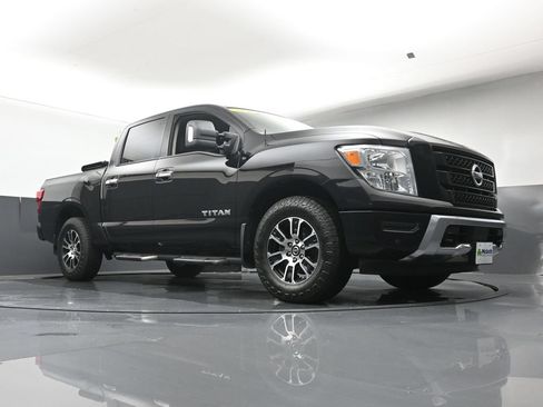 Used 2021 Nissan Titan SV w/ SV Convenience Package AWD/4WD image 26