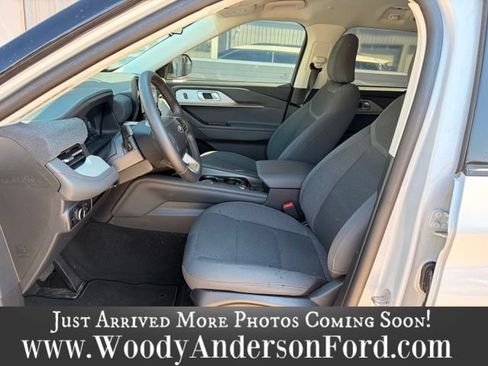 Used 2025 Ford Explorer Active RWD image 11