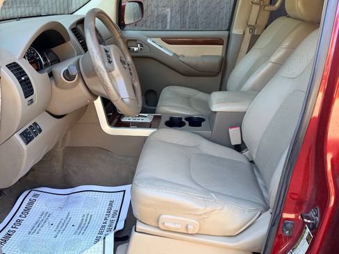 Used 2008 Nissan Pathfinder LE AWD/4WD image 8