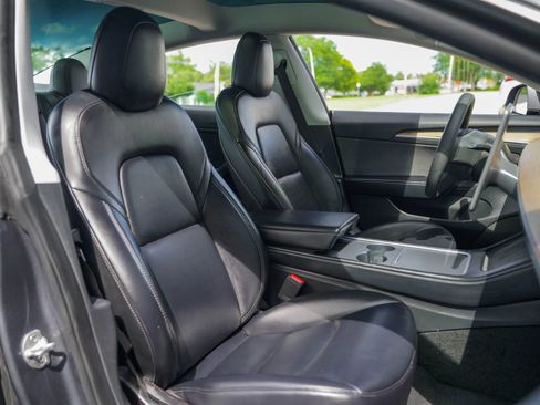 Used 2022 Tesla Model 3 Standard Range RWD image 26
