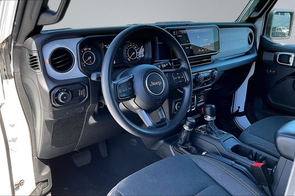 Certified 2025 Jeep Wrangler Sport AWD/4WD image 4