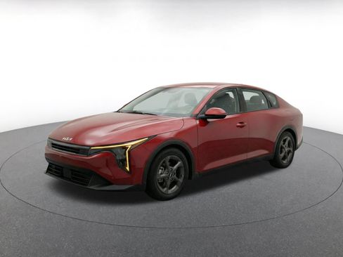 Used 2025 Kia K4 FWD image 3