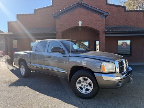 Used 2005 Dodge Dakota Laramie w/ Trailer Tow Group image 1