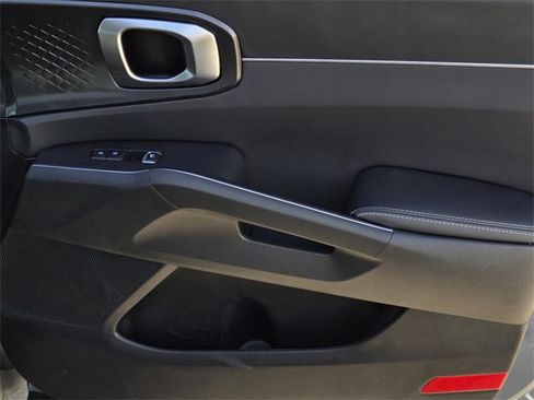 Certified 2025 Kia Sorento EX image 8