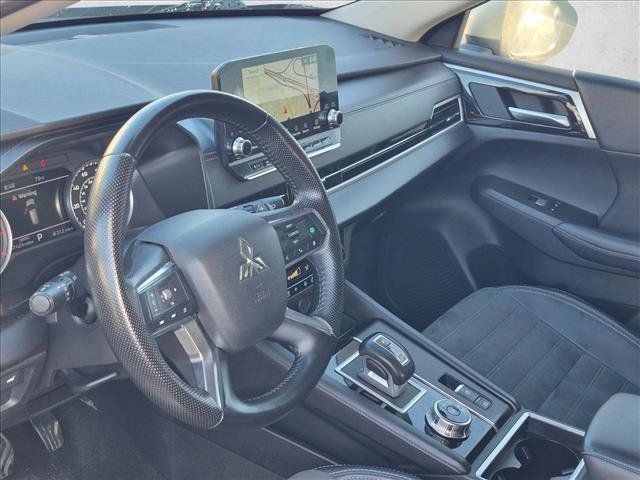 Used 2024 Mitsubishi Outlander SE FWD image 9