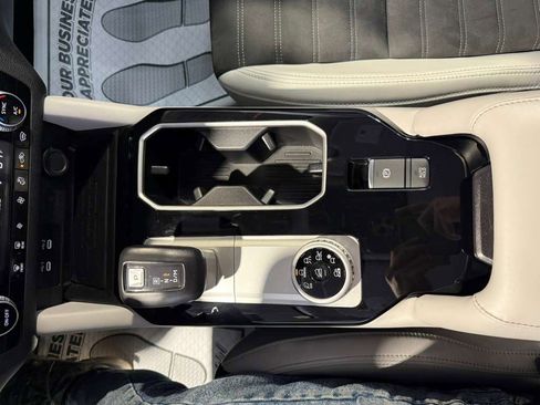 Used 2025 Mitsubishi Outlander Trail Edition image 17