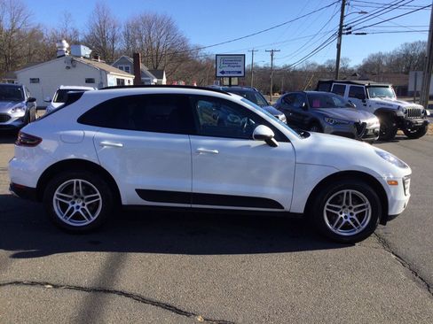 Used 2018 Porsche Macan Sport Edition image 4