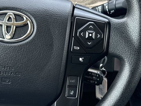Used 2022 Toyota Tacoma SR AWD/4WD image 15