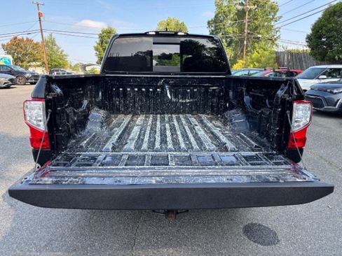 Used 2023 Nissan Titan SV RWD image 9