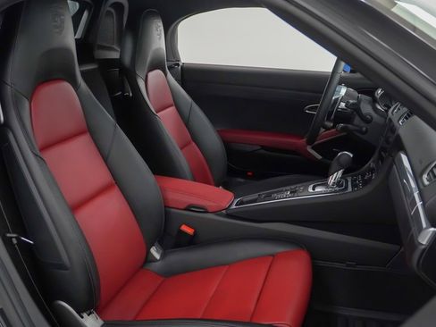 Certified 2025 Porsche 718 Boxster image 18