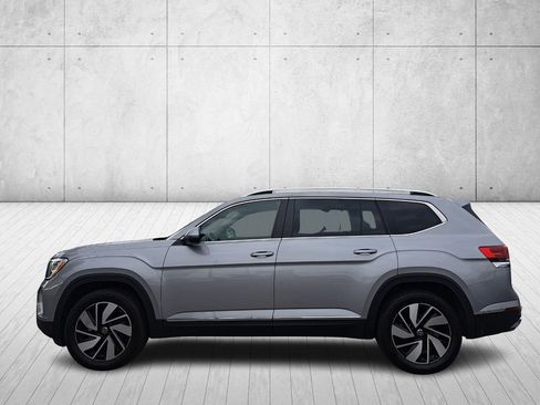 Used 2025 Volkswagen Atlas SEL image 8