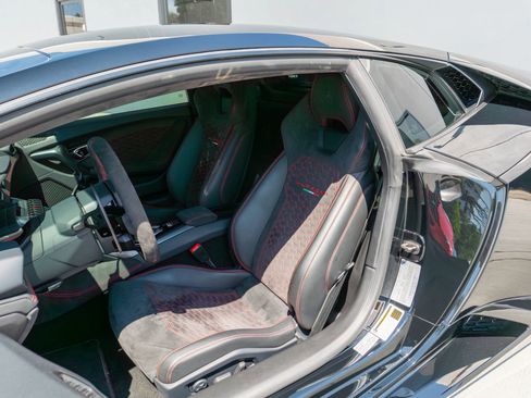 Used 2019 Lamborghini Huracan LP 580-2 image 10