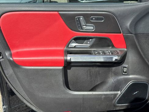 Used 2021 Mercedes-Benz GLB 35 AMG 4MATIC image 10