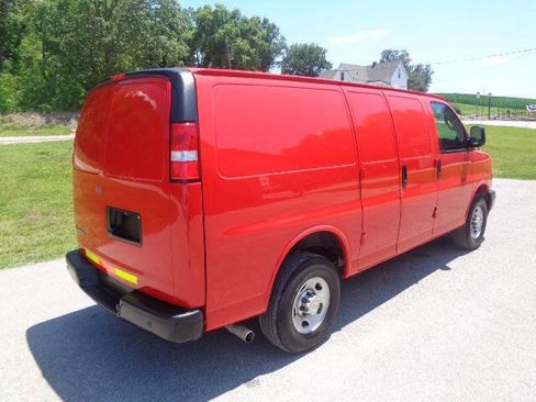 Used 2024 Chevrolet Express 2500 w/ Driver Convenience Package RWD image 9