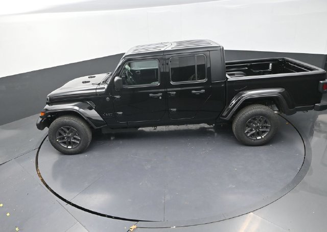 New 2026 Jeep Gladiator Sport AWD/4WD image 13