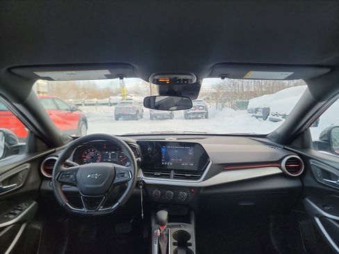 Used 2024 Chevrolet Trax RS image 25