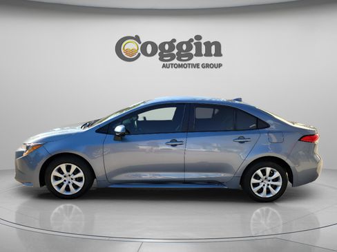 Used 2023 Toyota Corolla LE image 2