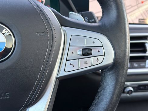 Used 2022 BMW X7 xDrive40i w/ Premium Package image 25