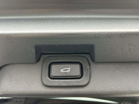 Used 2022 Land Rover Discovery HSE R-Dynamic image 21