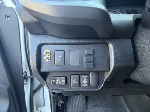 Used 2020 Toyota Tacoma TRD Off-Road image 19