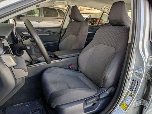 Used 2025 Toyota Camry SE image 22