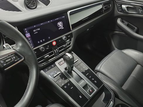 Certified 2023 Porsche Macan AWD/4WD image 15