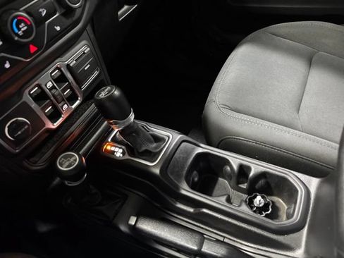 Used 2019 Jeep Wrangler Unlimited Sport S AWD/4WD image 21