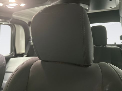 Used 2022 Jeep Gladiator Sport image 8