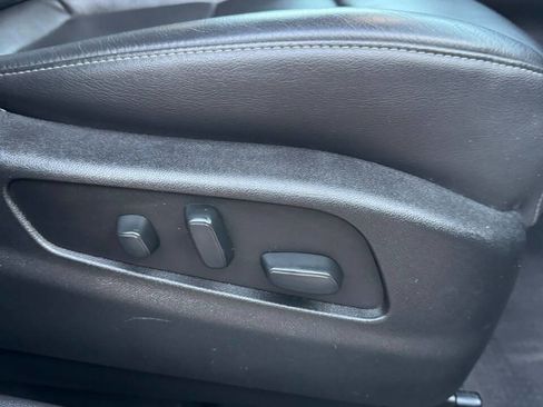 Used 2021 Cadillac XT4 Premium Luxury image 28