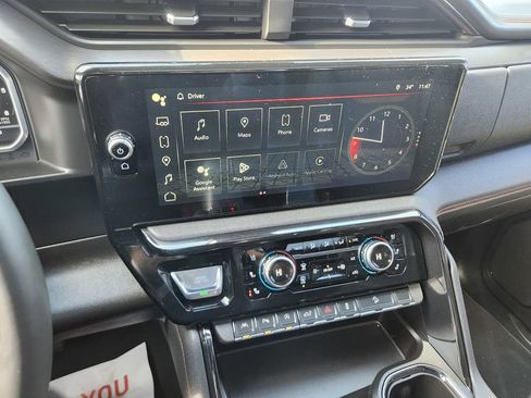 Used 2024 GMC Sierra 1500 AT4 w/ AT4 Preferred Package image 8