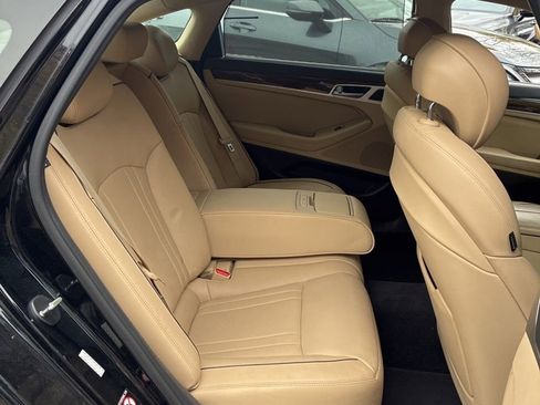 Used 2015 Hyundai Genesis 3.8 w/ Option Group 03 image 17