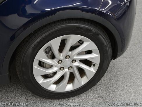 Used 2022 Land Rover Discovery S image 50