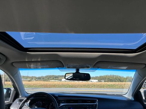 Used 2014 Toyota Avalon XLE image 18