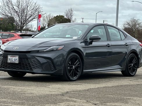 Certified 2025 Toyota Camry SE w/ Convenience Package image 9