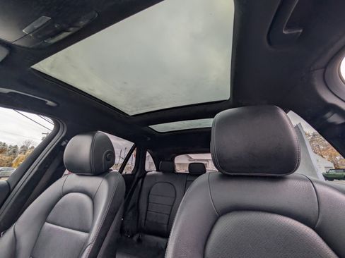 Used 2018 Mercedes-Benz GLC 300 4MATIC image 6