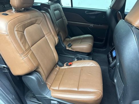 Used 2022 Lincoln Aviator Reserve w/ Elements Package Plus RWD image 26