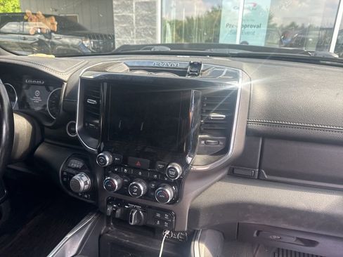 Used 2021 RAM 1500 Laramie AWD/4WD image 5