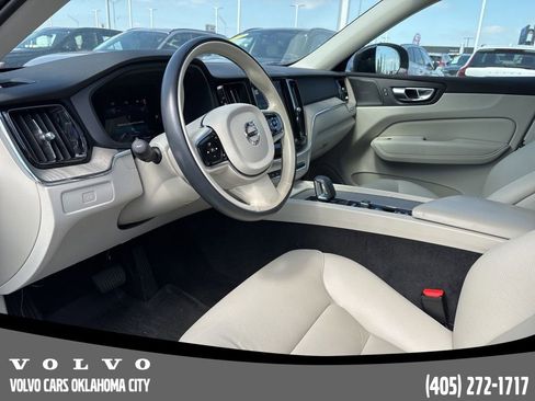 Used 2023 Volvo XC60 B5 Plus w/ Climate Package image 7