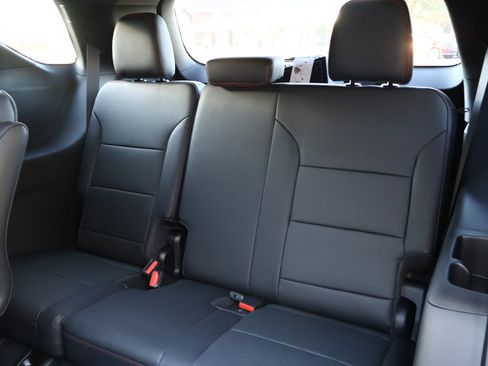 New 2026 Chevrolet Traverse Z71 w/ Driver Confidence Package image 24