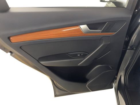 Used 2022 Audi Q5 2.0T Premium image 17