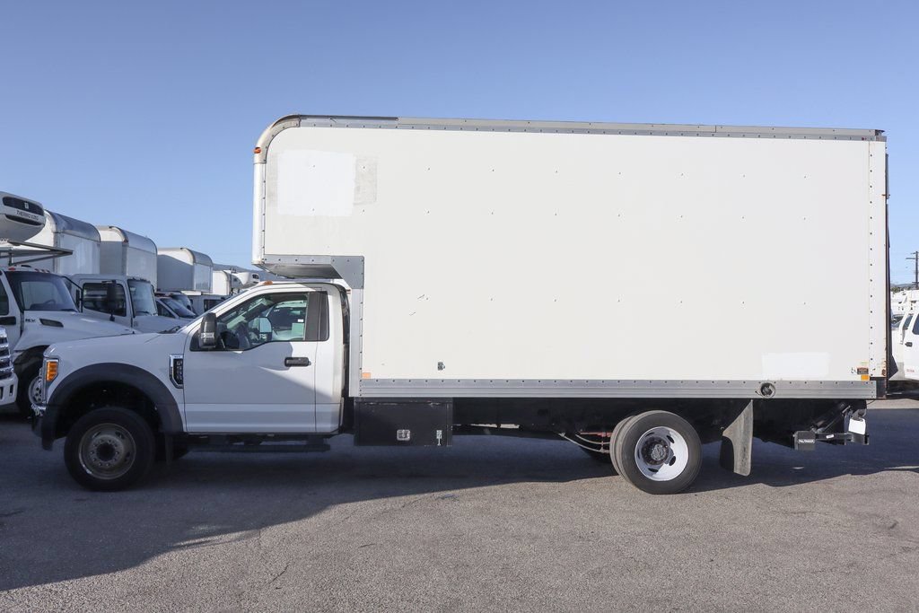 Used 2017 Ford F550 2WD Regular Cab Super Duty image 5
