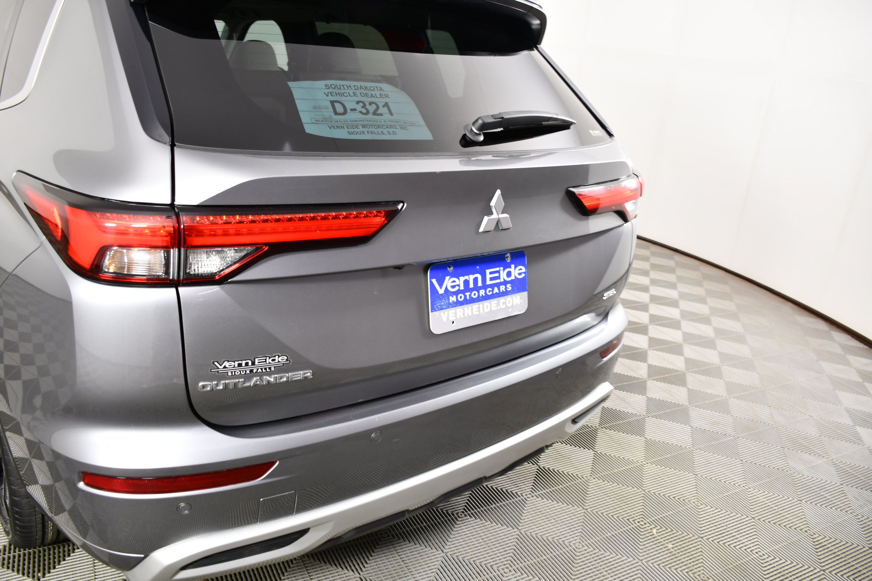 Used 2024 Mitsubishi Outlander SEL AWD/4WD image 15
