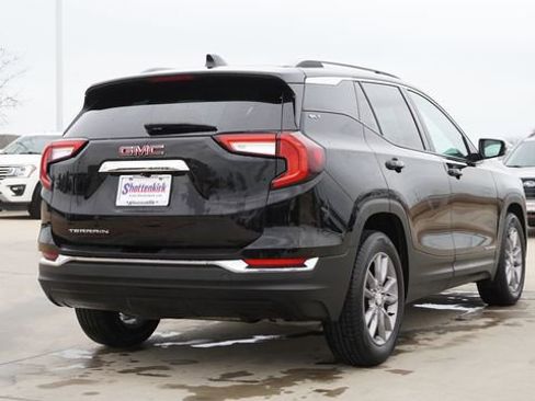 Used 2024 GMC Terrain SLT image 9