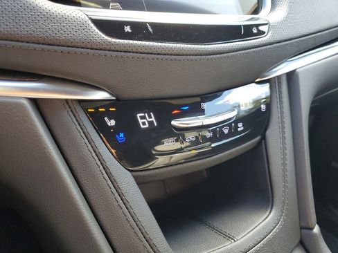 Certified 2025 Cadillac XT5 Premium Luxury w/ LPO, Floor Liner Package image 32