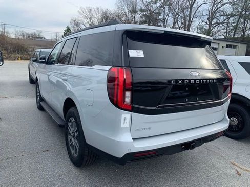 New 2025 Ford Expedition Active image 16