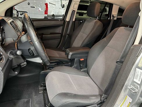 Used 2010 Dodge Caliber Heat w/ Premium Sound Group FWD image 23